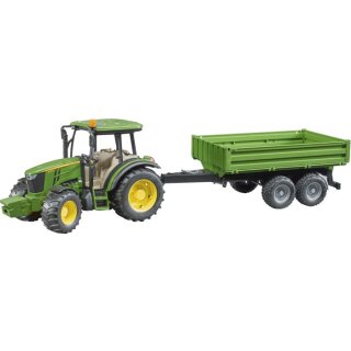 John Deere 5115M mit Bordwandanhänger