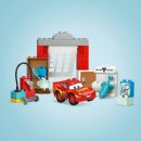 McQueens Besuch in Docs Werkstatt