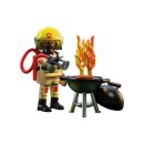 Feuerwehrmann mit Brandherd